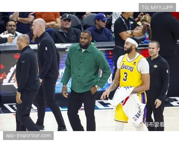 布兰登·英格拉姆无球切入效率胜过拉塞尔提升球队进攻流畅