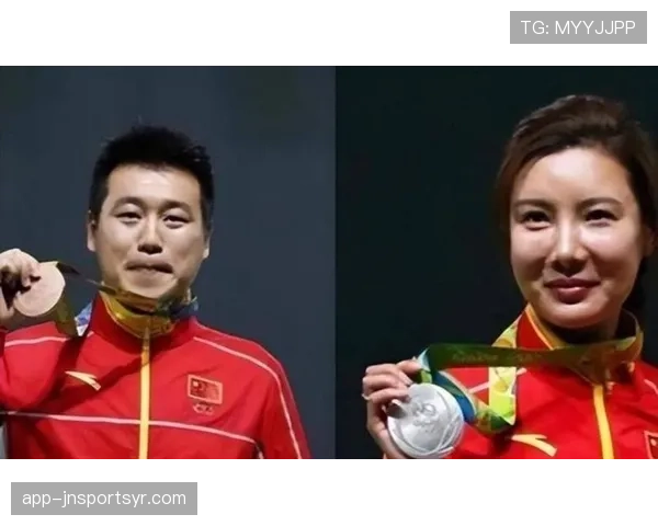 杜丽手里那个包，普通人真没资格碰，光这点就够让朋友圈炸开锅了